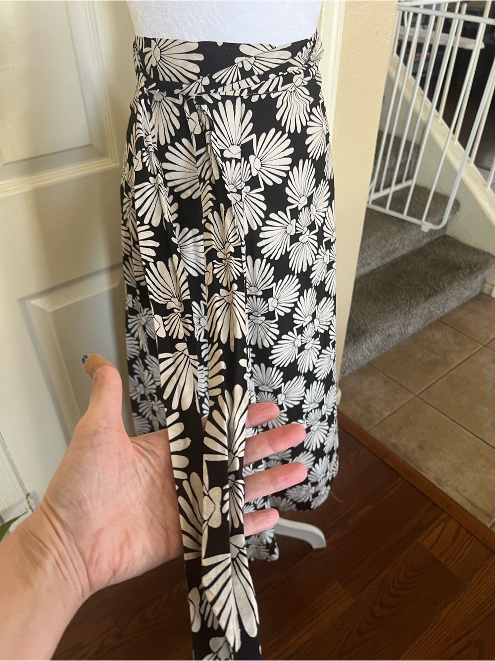 Free People Black Cream Floral Wrap Midi Skirt Handkerchief Hem Boho - Picture 6 of 10